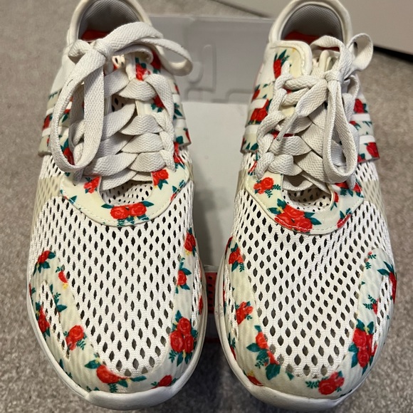 LIMITED EDITION ADIDAS STELLA SPORT SNEAKER 🌹 - Picture 3 of 8